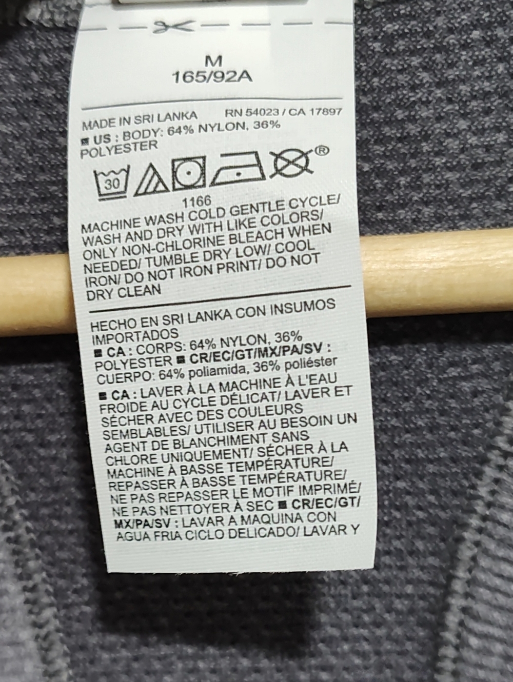 Old Navy Women's Fluid Seamless Fitted Tank Top, Go-Dry, Gray, Size Medium NWT - Picture 10 of 10